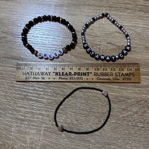 Taylor Swift friendship bracelets